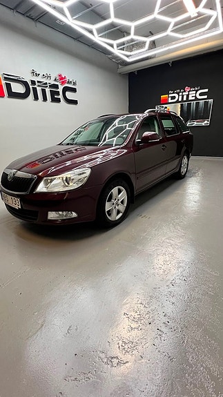 Skoda Octavia 2 of 7
