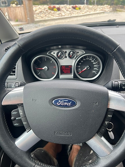 Ford C-Max 5 of 8