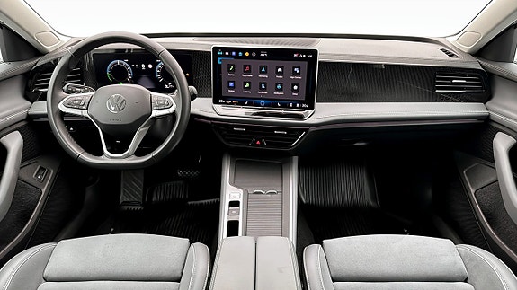 Volkswagen Passat 10 of 19