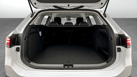 Volkswagen Passat 12 of 19