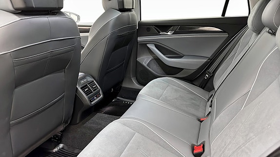 Volkswagen Passat 11 of 19