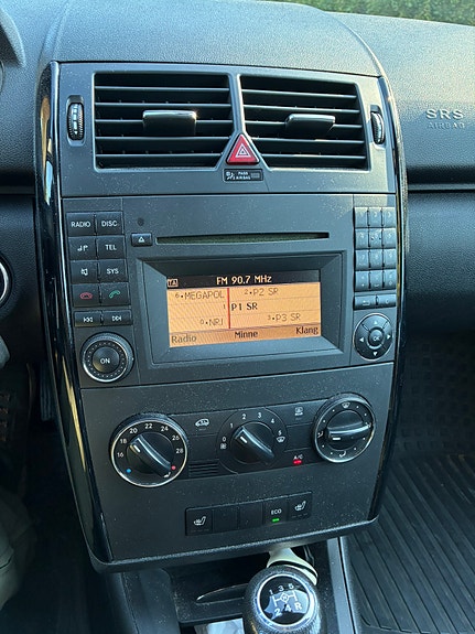 Mercedes-Benz A160 3 of 8