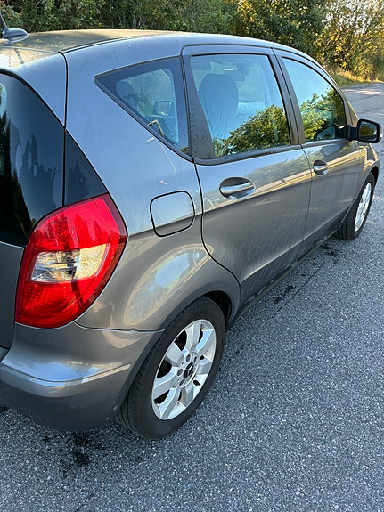Mercedes-Benz A160 6 of 8