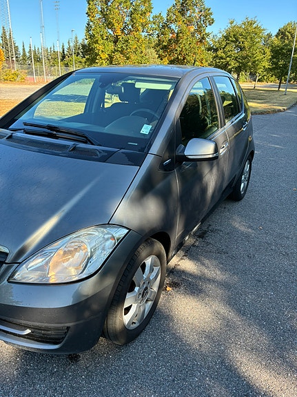 Mercedes-Benz A160 4 of 8