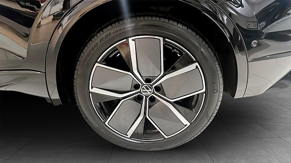 Volkswagen Touareg 6 of 14