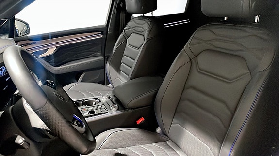 Volkswagen Touareg 8 of 14