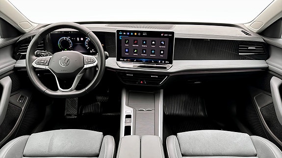 Volkswagen Passat 10 of 19