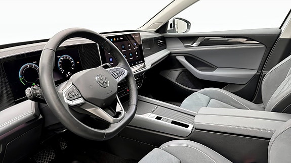 Volkswagen Passat 7 of 19