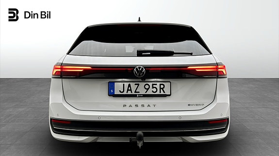 Volkswagen Passat 5 of 19