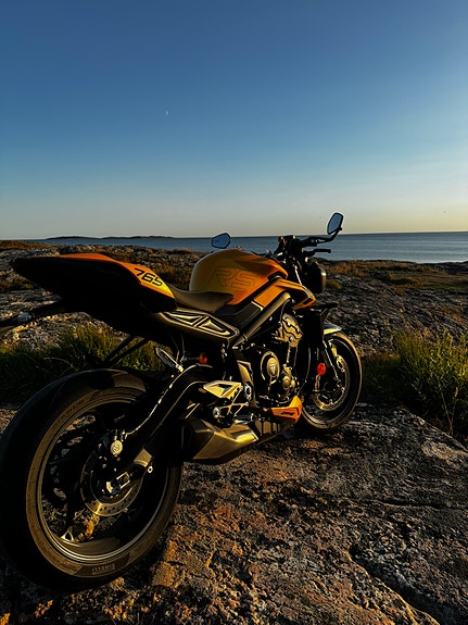 Triumph Street triple 765 RS 2 of 3