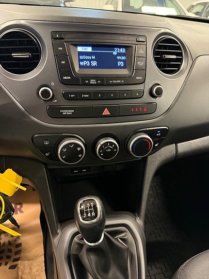 Hyundai i10 7 of 8