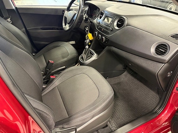 Hyundai i10 6 of 8