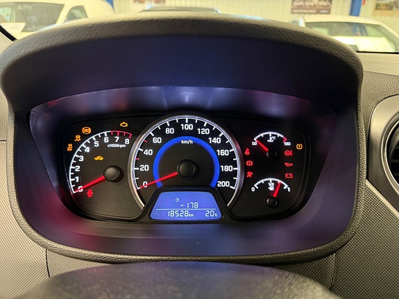 Hyundai i10 8 of 8
