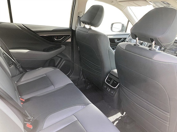 Subaru Outback 12 of 15