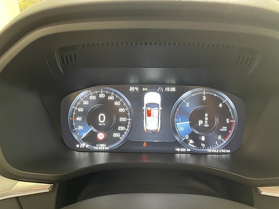 Volvo XC60 8 of 20