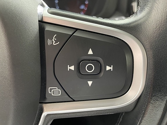 Volvo XC60 11 of 20