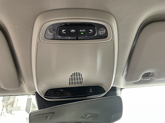 Volvo XC60 12 of 20