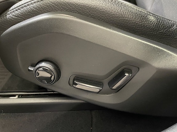 Volvo XC60 14 of 20