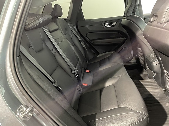 Volvo XC60 15 of 20