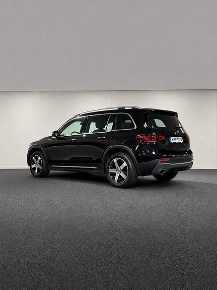 Mercedes-Benz GLB200 d 3 of 16