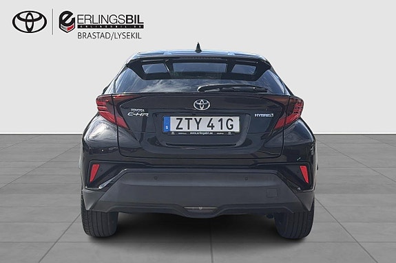 Toyota C-HR 5 of 16