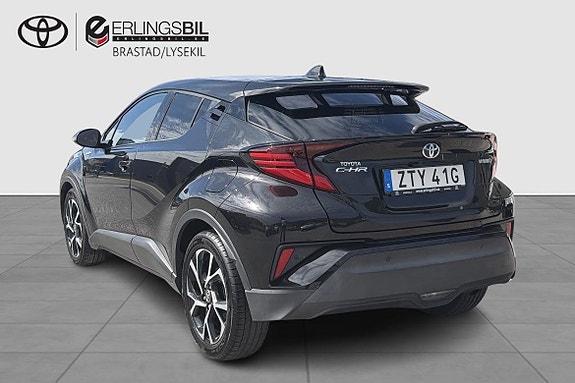 Toyota C-HR 3 of 16