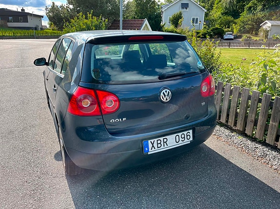 Volkswagen Golf V 2 of 5