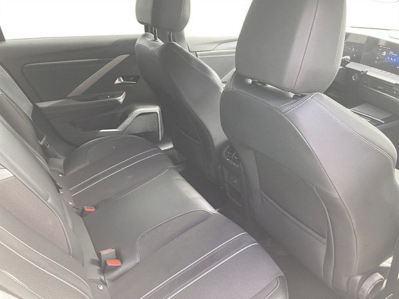 Opel Astra 12 of 14