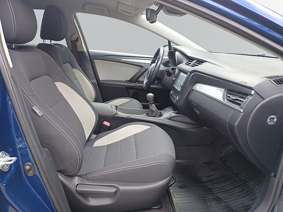 Toyota Avensis 6 of 10