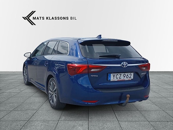 Toyota Avensis 2 of 10