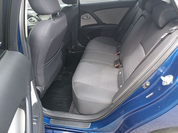 Toyota Avensis 7 of 10