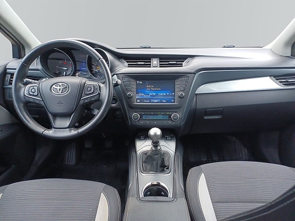 Toyota Avensis 8 of 10