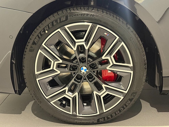 BMW i5 5 of 21