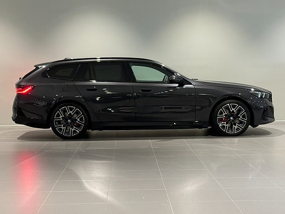 BMW i5 3 of 21