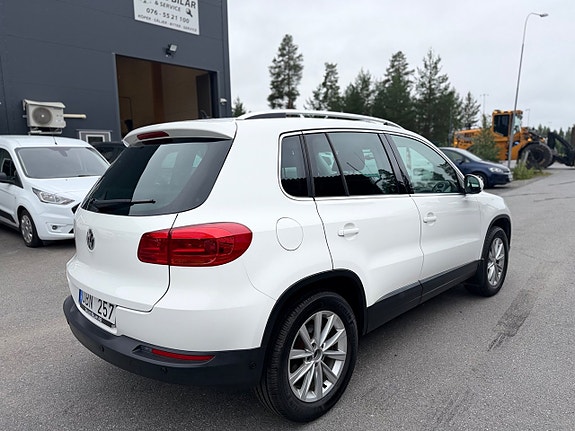 Volkswagen Tiguan 4 of 17