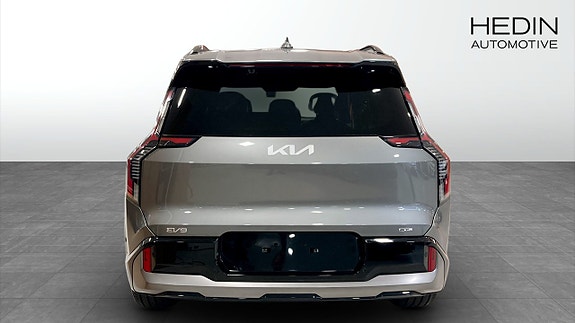 Kia EV9 5 of 17