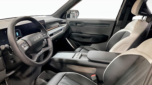 Kia EV9 8 of 17