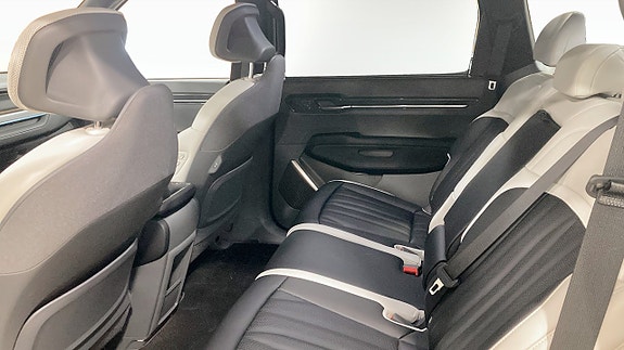 Kia EV9 9 of 17