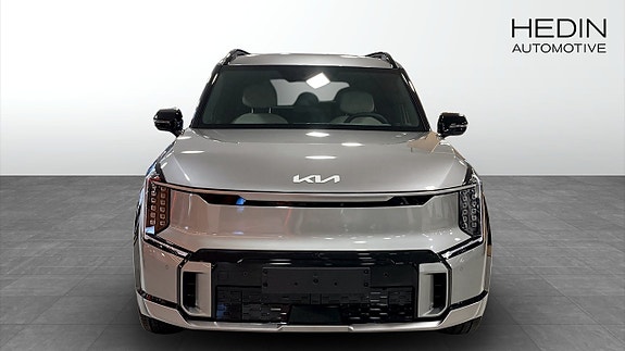 Kia EV9 2 of 17