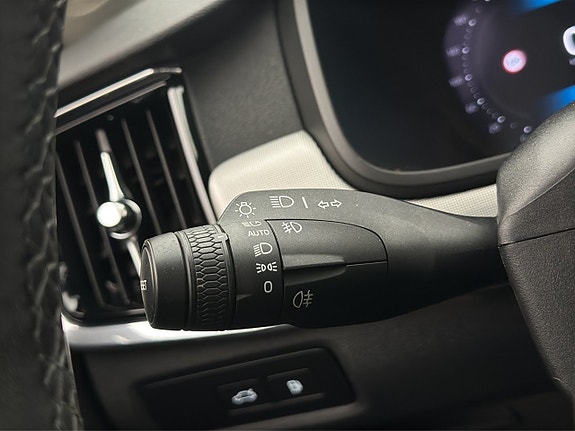 Volvo V90 16 of 30