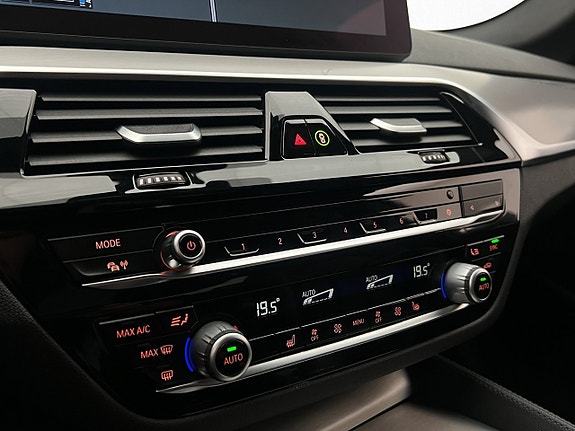 BMW 530e 26 of 30