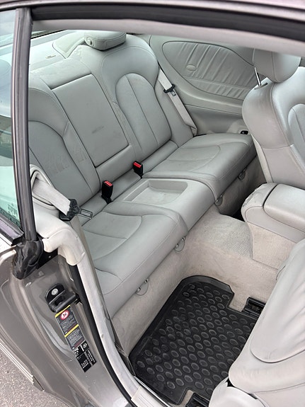 Mercedes-Benz CLK200 2 of 12