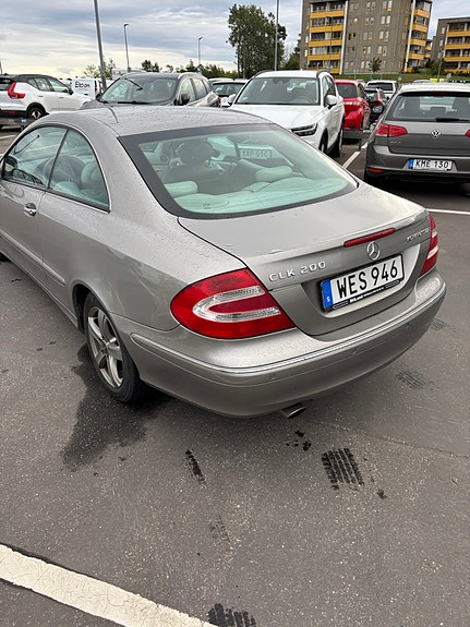 Mercedes-Benz CLK200 9 of 12