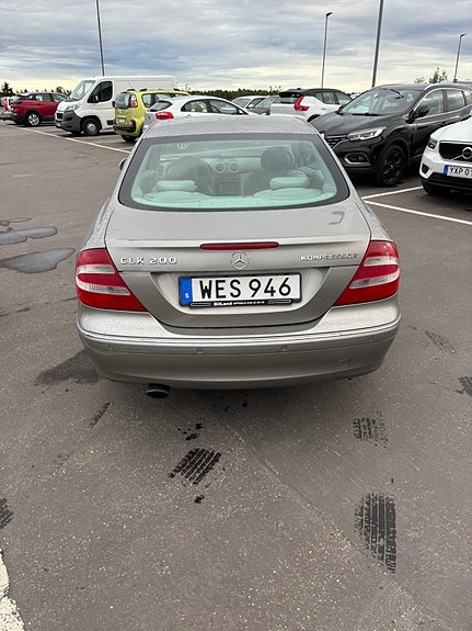 Mercedes-Benz CLK200 8 of 12