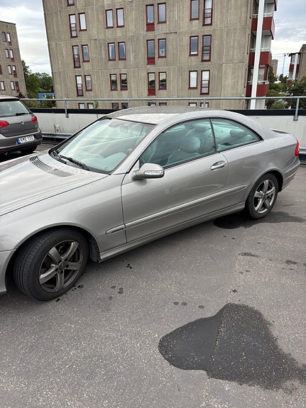 Mercedes-Benz CLK200 11 of 12