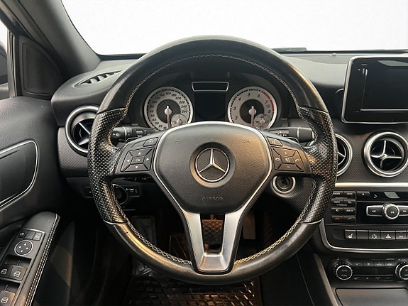 Mercedes-Benz A180 12 of 30