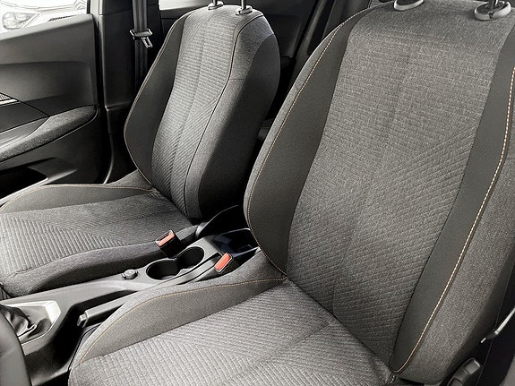 Peugeot 2008 5 of 15