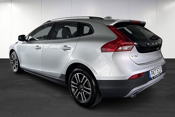 Volvo V40 Cross Country 3 of 13