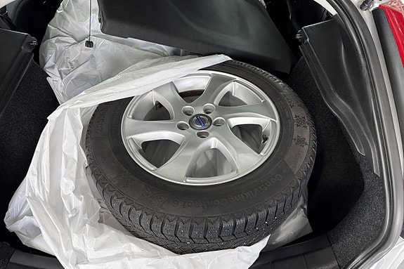 Volvo V40 Cross Country 12 of 13
