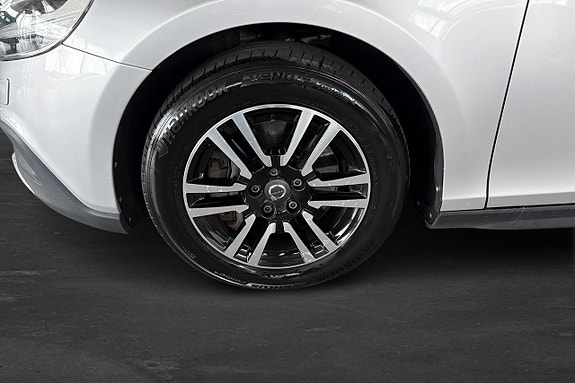 Volvo V40 Cross Country 8 of 13
